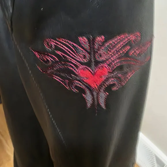 Harley-Davidson Black Leather Jacket with Red Design - Picture 12 of 13